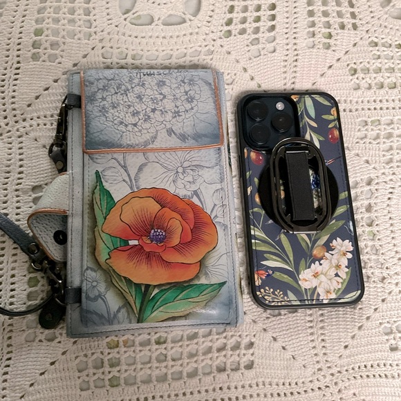 ANUSCHKA WALLET BAG CROSSBODY TRAVEL BAG. Poppy Hold the huge Apple phones. - Picture 5 of 10